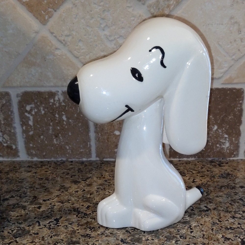 Vtg Snoopy Sitting Figure Peanuts Ceramic Hand Painted Classic